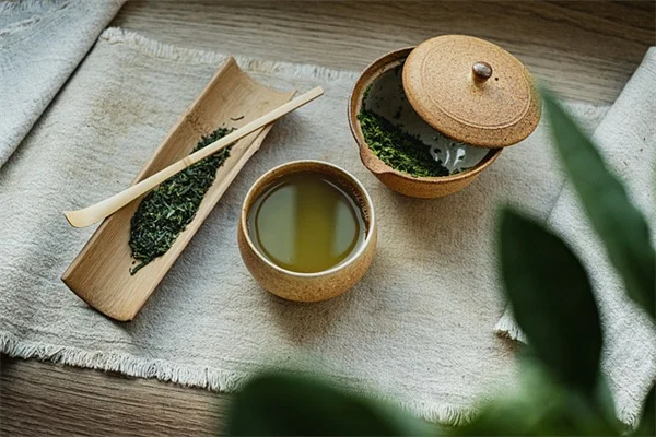 5 Plant-Based Face Mask Recipes You Can Grow in Your Garden